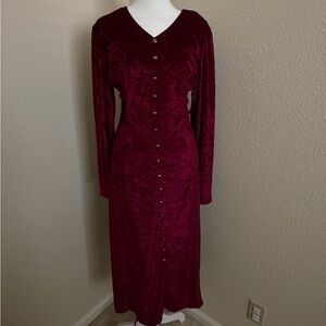 Vintage 90s Women’s Long Sleeve Velvet Button-Front Dress in Burgundy
